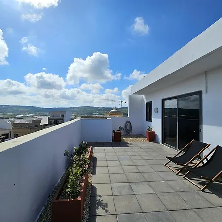 Malta Unique Penthouse Spacious Terrace-sleeps 8 Mgarr
