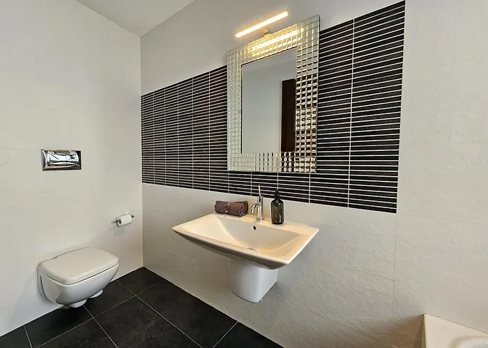 Malta Unique Penthouse Spacious Terrace-sleeps 8 Mgarr