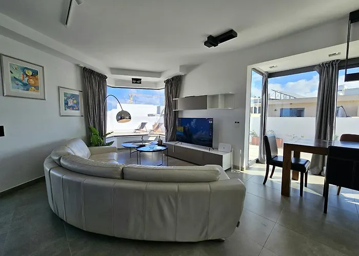 Malta Unique Penthouse Spacious Terrace-sleeps 8 아파트