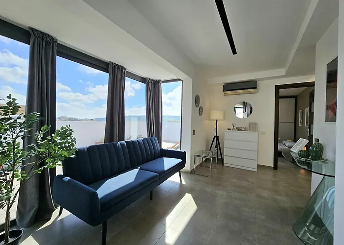 Malta Unique Penthouse Spacious Terrace-sleeps 8 * Mgarr