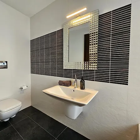 Malta Unique Penthouse Spacious Terrace-sleeps 8 Mgarr