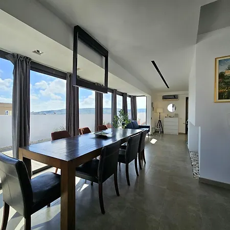Malta Unique Penthouse Spacious Terrace-sleeps 8 * Mgarr
