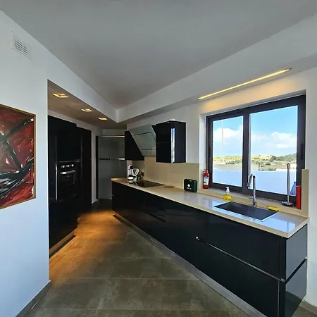 Malta Unique Penthouse Spacious Terrace-sleeps 8 Appartamento