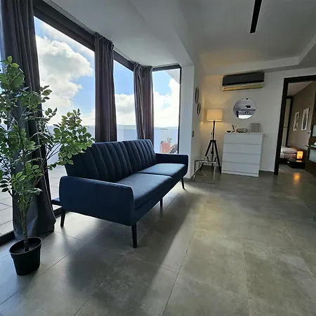 Malta Unique Penthouse Spacious Terrace-sleeps 8 * Mgarr
