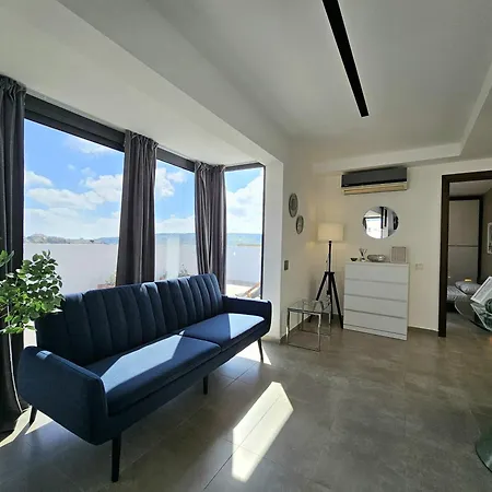 Malta Unique Penthouse Spacious Terrace-sleeps 8 * Mgarr