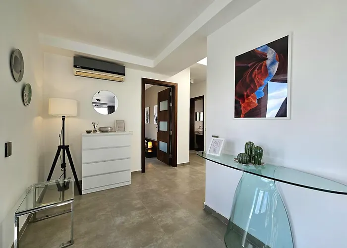 Malta Unique Penthouse Spacious Terrace-sleeps 8 Mgarr